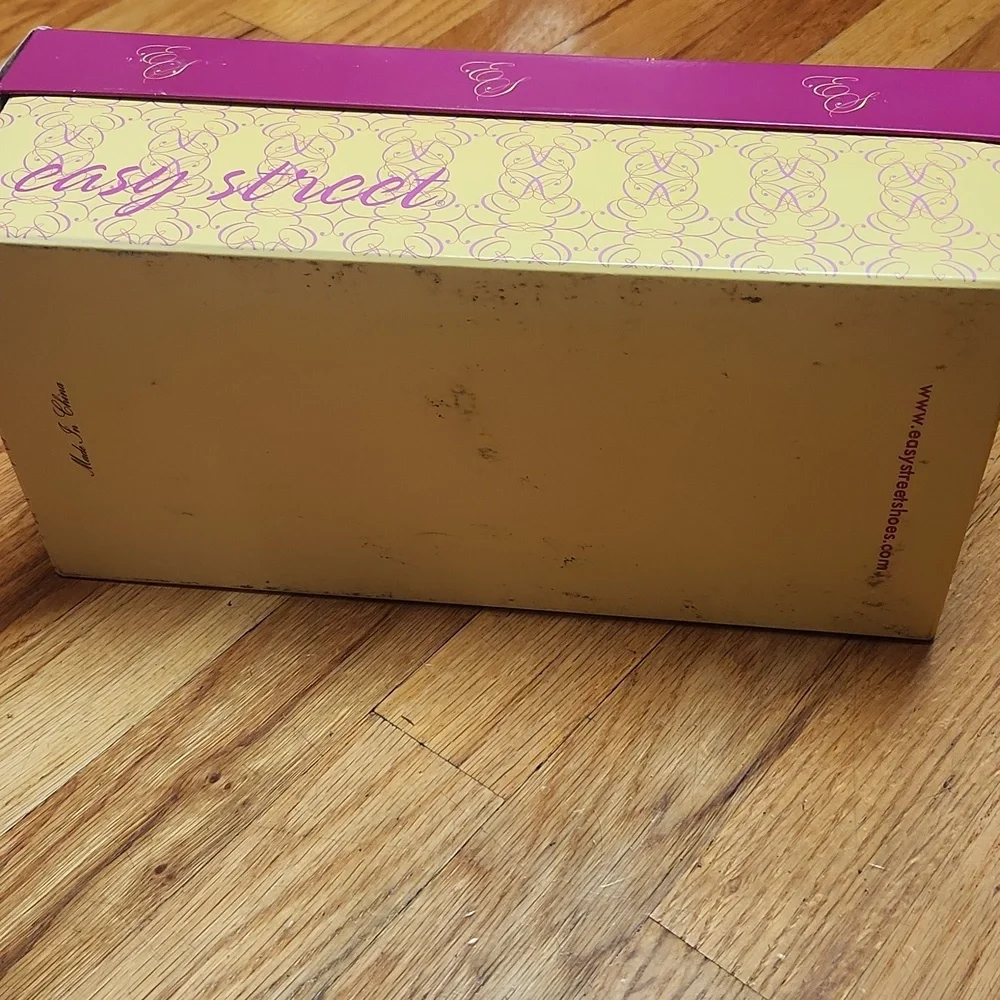 Easy Street Women's Black Flats, NWT - Picture 11 of 12